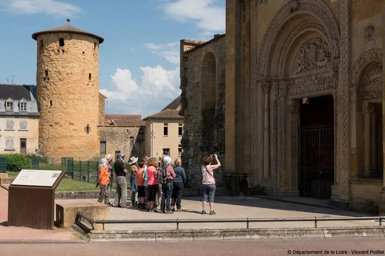 Visite thématique : 100 ans d'archéologie à l'abbaye bénédictine, à Charlieu à Charlieu