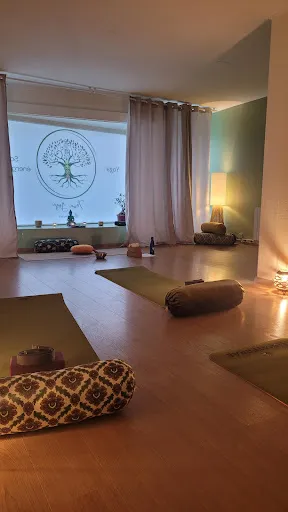 Aline Canino / Towa Yoga _ Professeur de Yoga à Roanne à Roanne