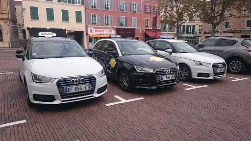 CAR SCHOOL - Place du Marché à Roanne