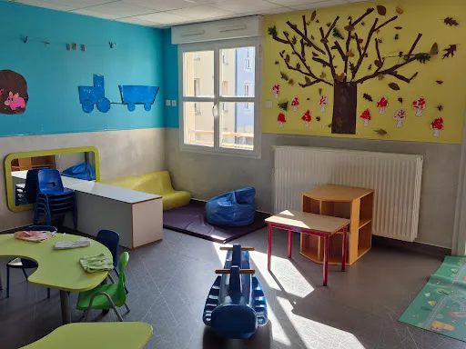 Crèche Les Petits Tourbillons AÉSIO Santé à Roanne