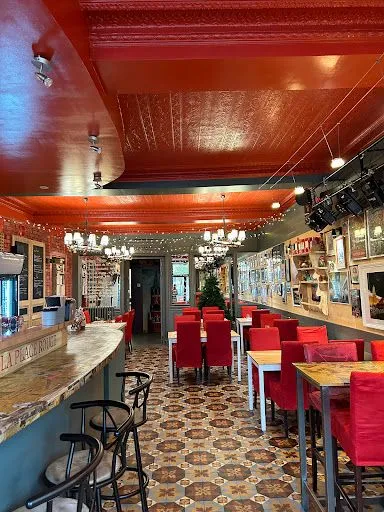 La Place Rouge - Bar et Restaurant Russe Familial à Roanne