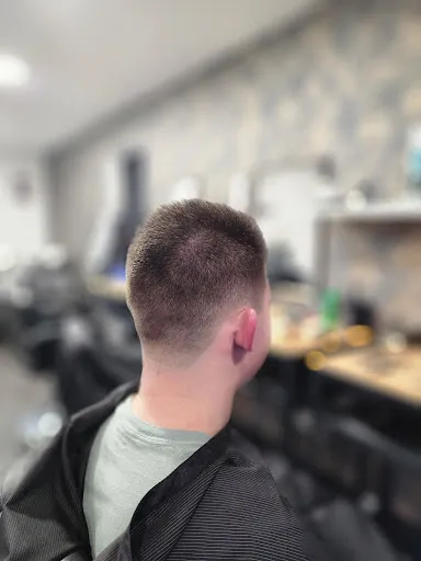 Les messieurs d akim à Roanne