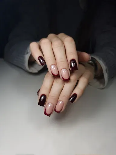 Pink Nails à Roanne