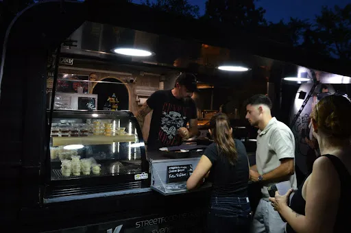 Snackinblack FoodTruck à Roanne