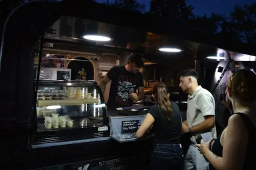 Snackinblack FoodTruck à Roanne